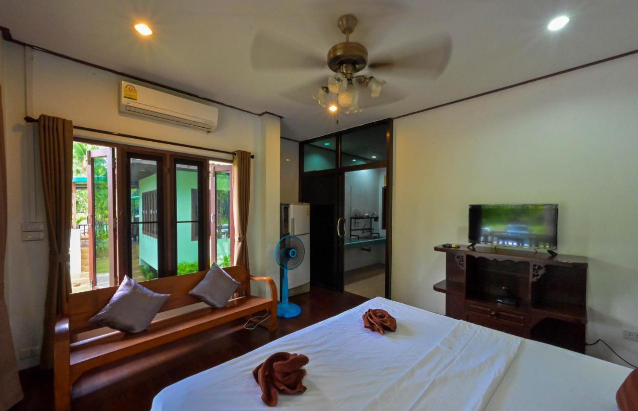 Poowadee Hua Thanon (Koh Samui)