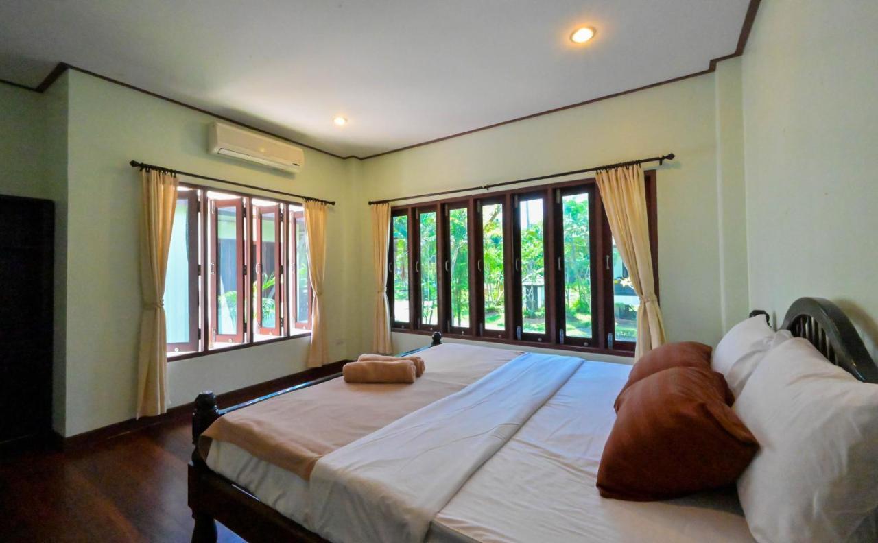 Poowadee * Hua Thanon (Koh Samui)