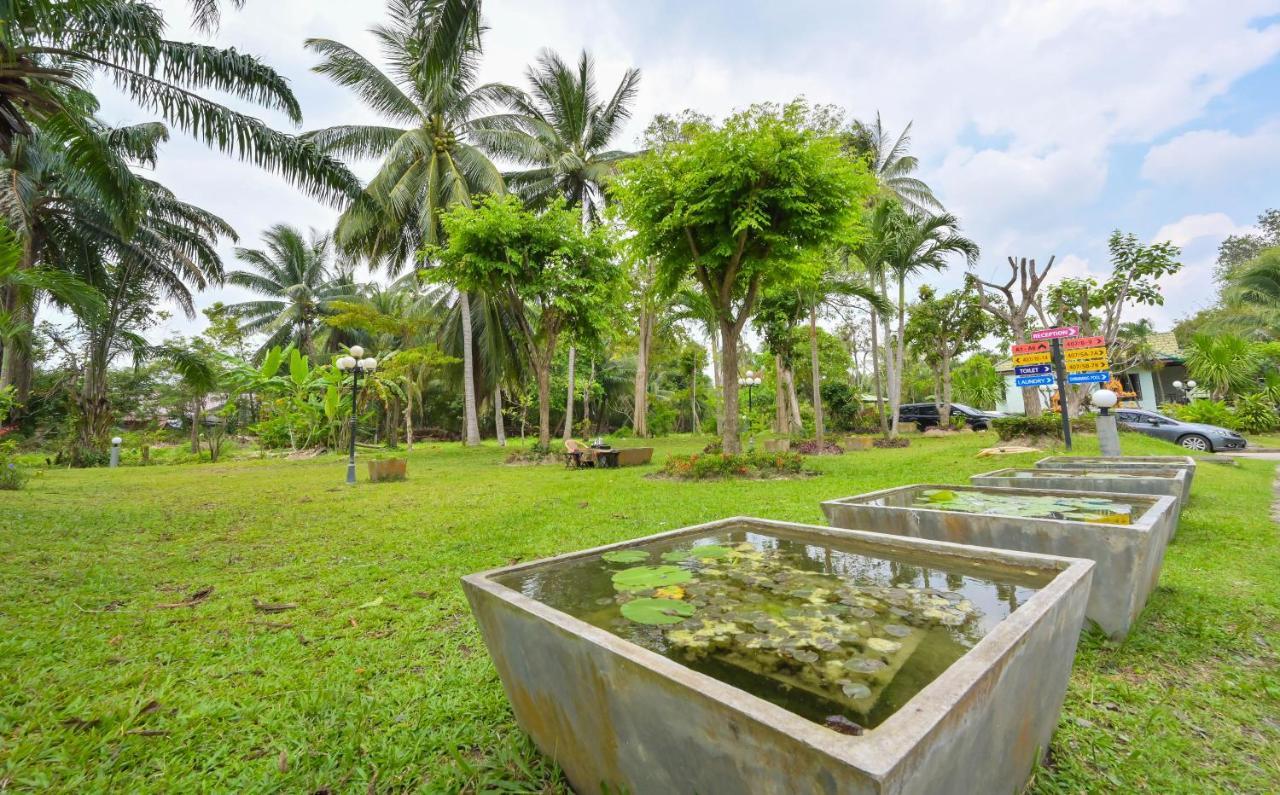 Poowadee * Hua Thanon (Koh Samui)