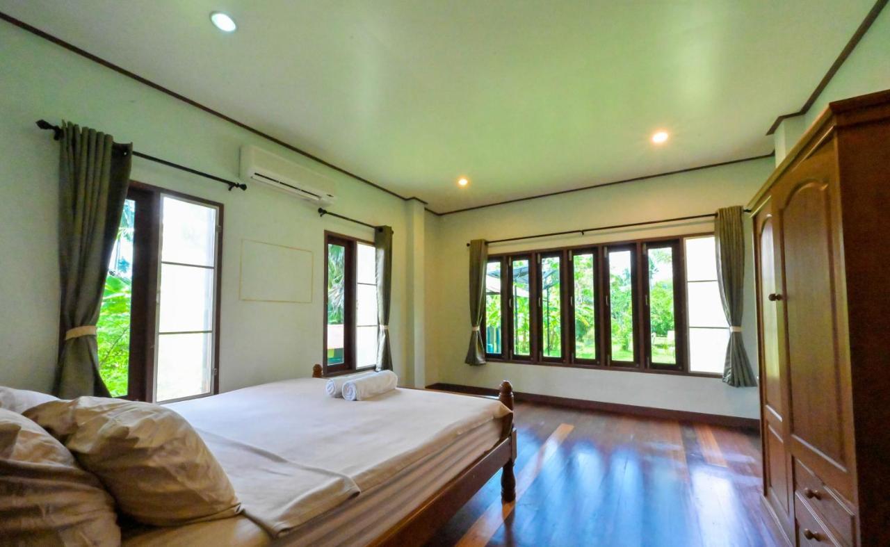 Poowadee * Hua Thanon (Koh Samui)