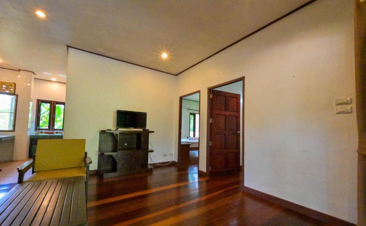 Poowadee * Hua Thanon (Koh Samui)