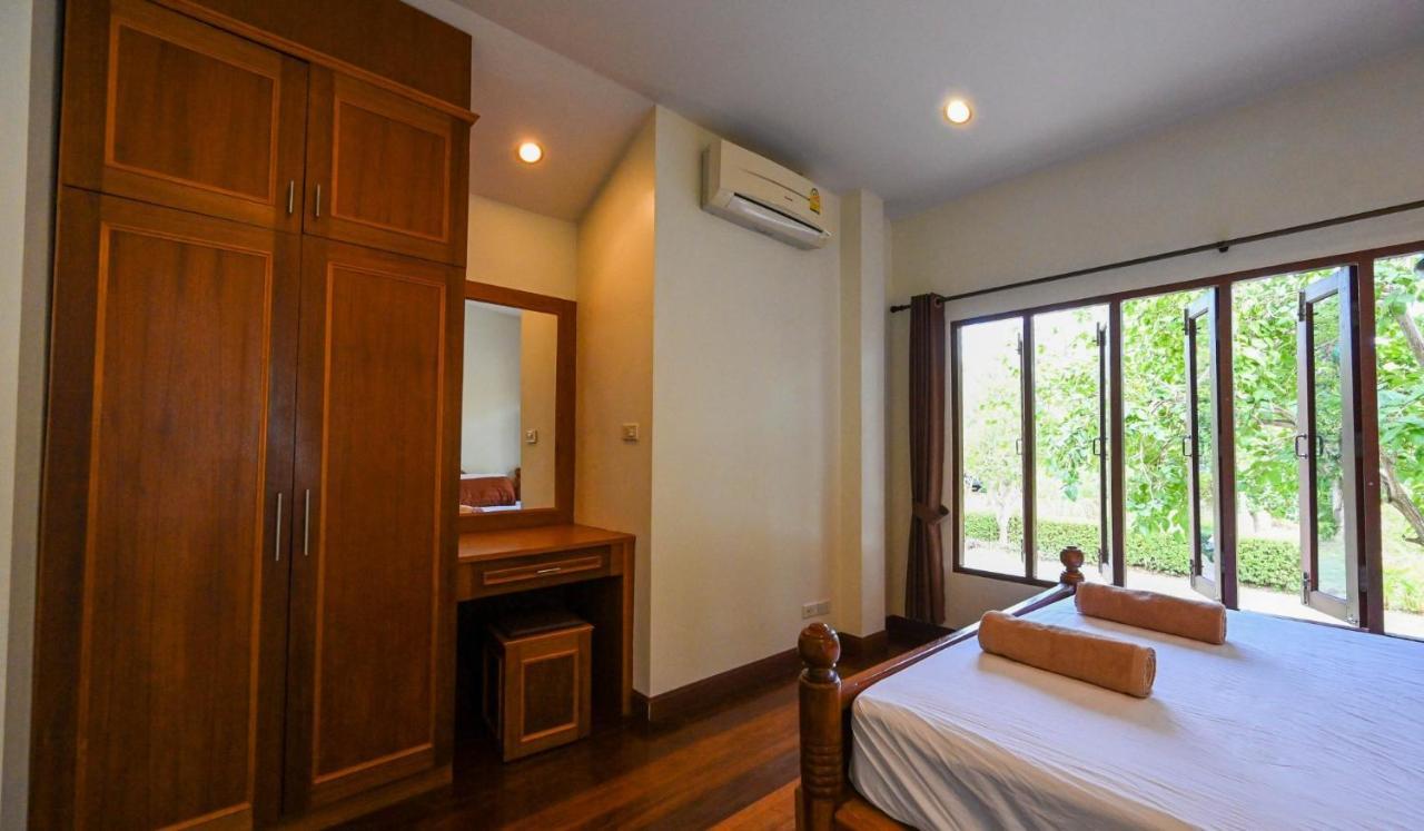 Poowadee * Hua Thanon (Koh Samui)