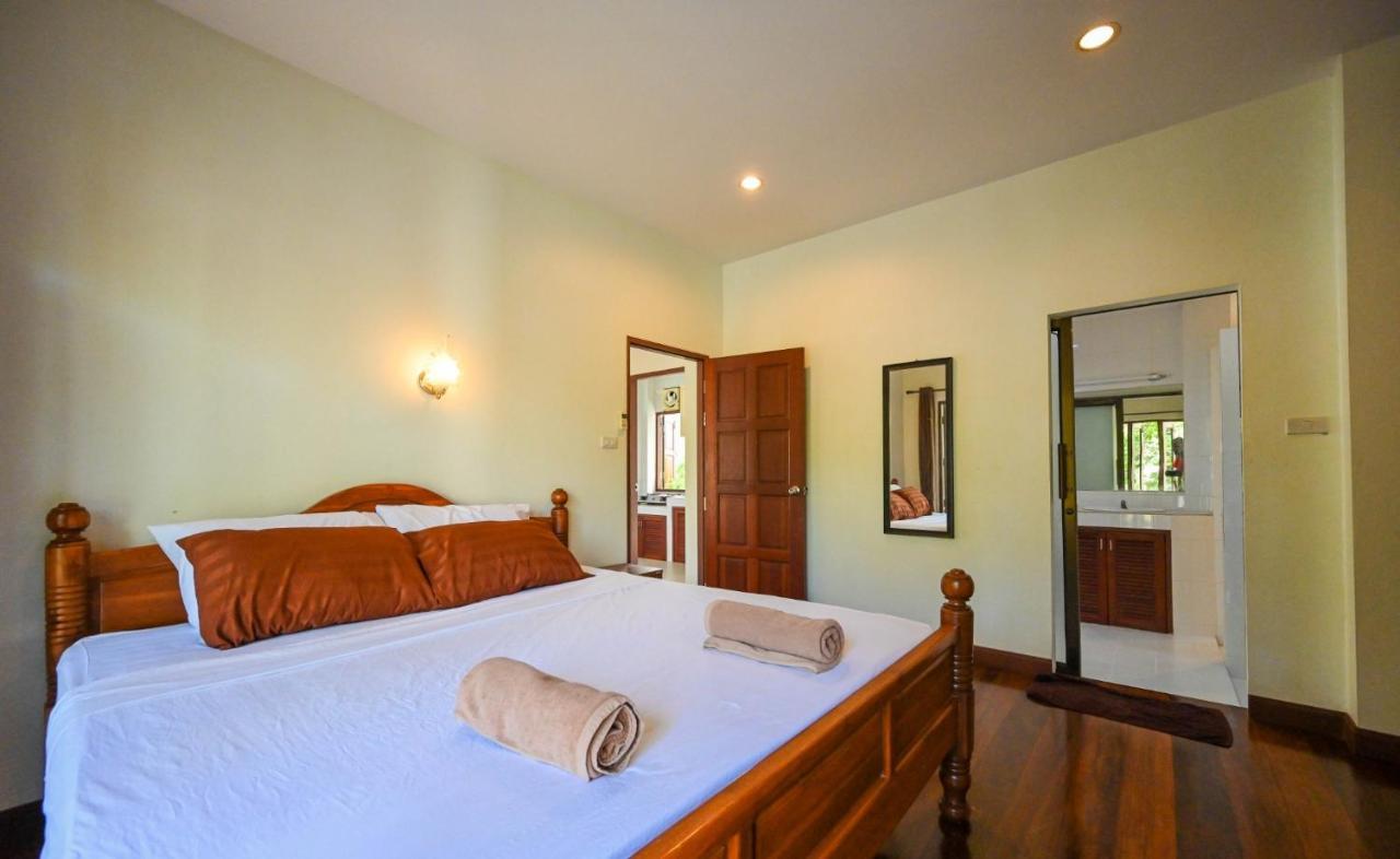 Poowadee * Hua Thanon (Koh Samui)