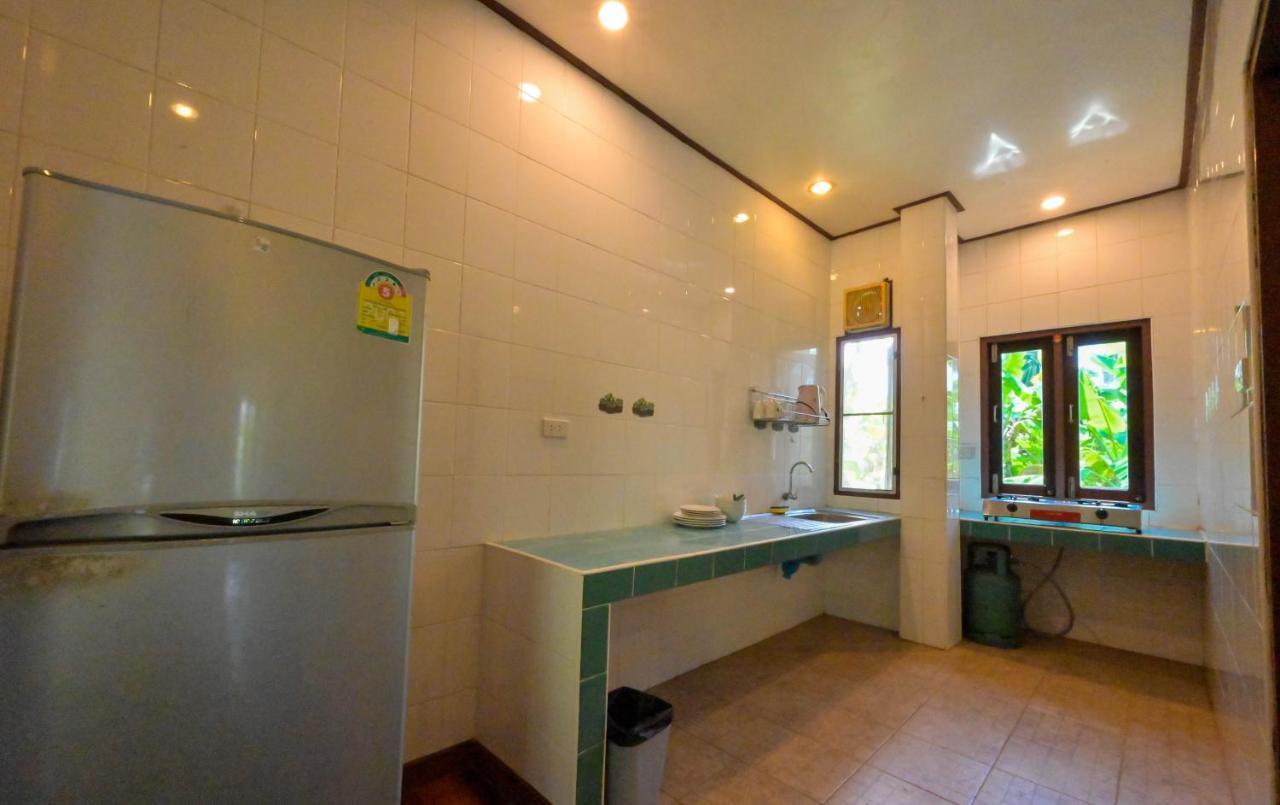 Poowadee * Hua Thanon (Koh Samui)