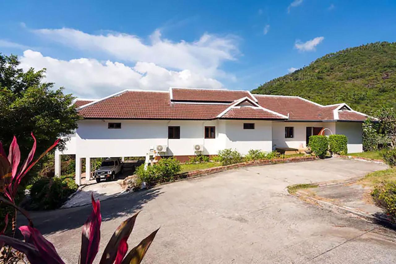 E Villa *