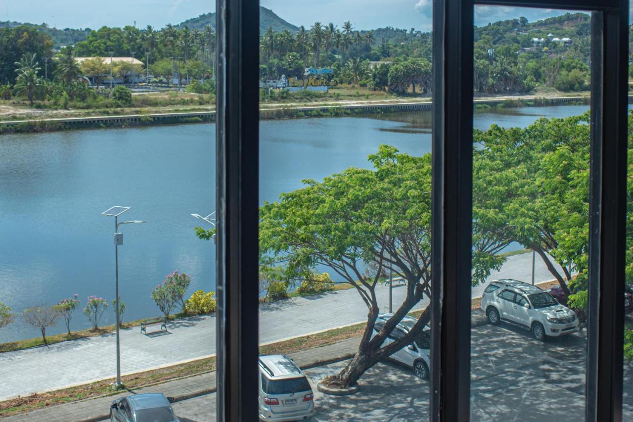 Nora Lakeview Strand von Chaweng