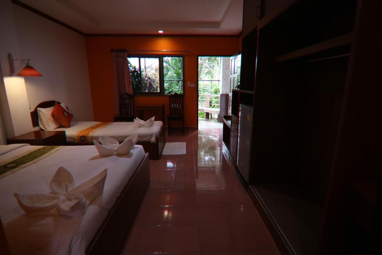Coconut House Hotel *