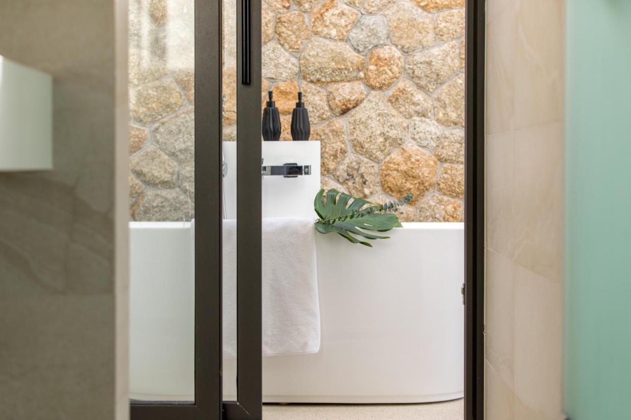 Mandra - Beautiful 4 Bedroom Luxury Pool Kbr2