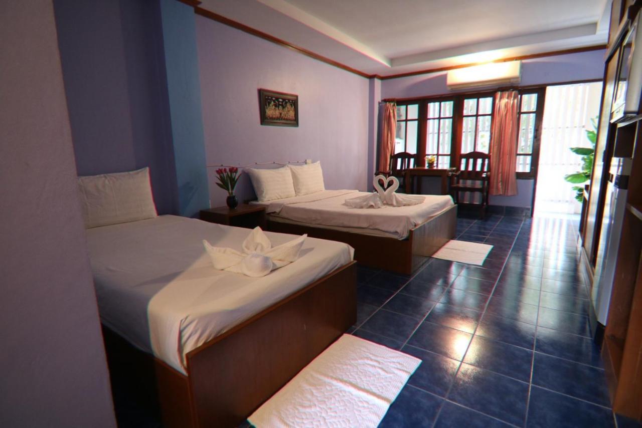 Hotel Coconut House *