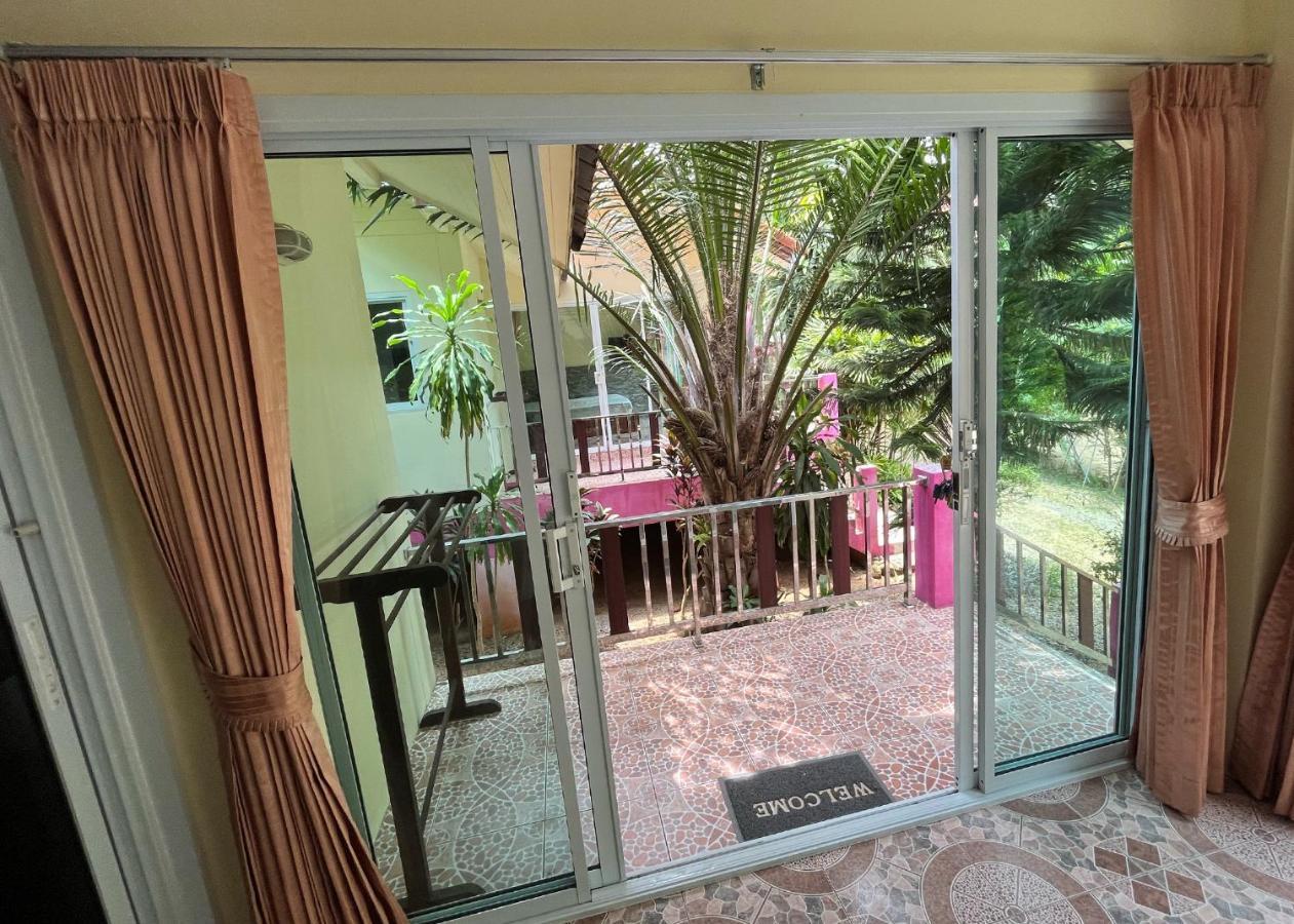 Mae Somboon House