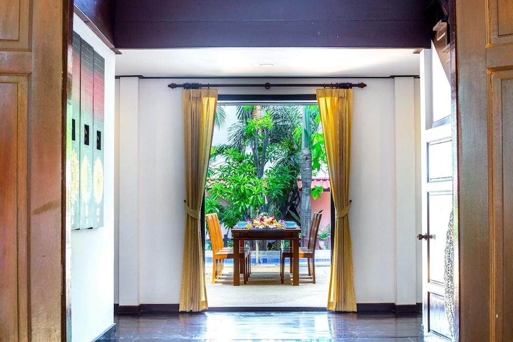 Paradise Island Estate Resort 4*