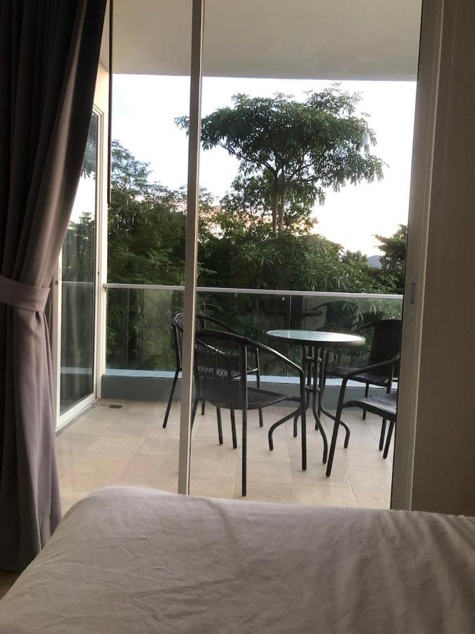 Le Grand Bleu Apartment *