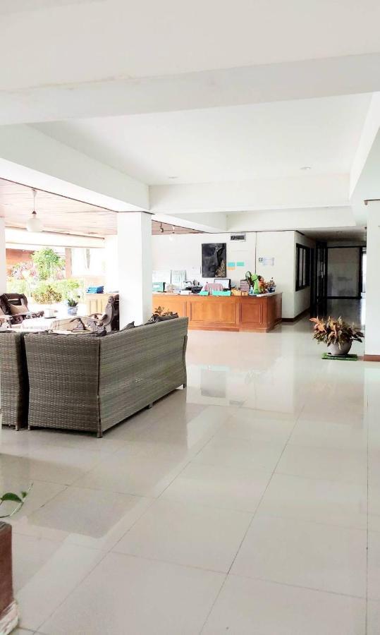 Chawenglakeviewcondo