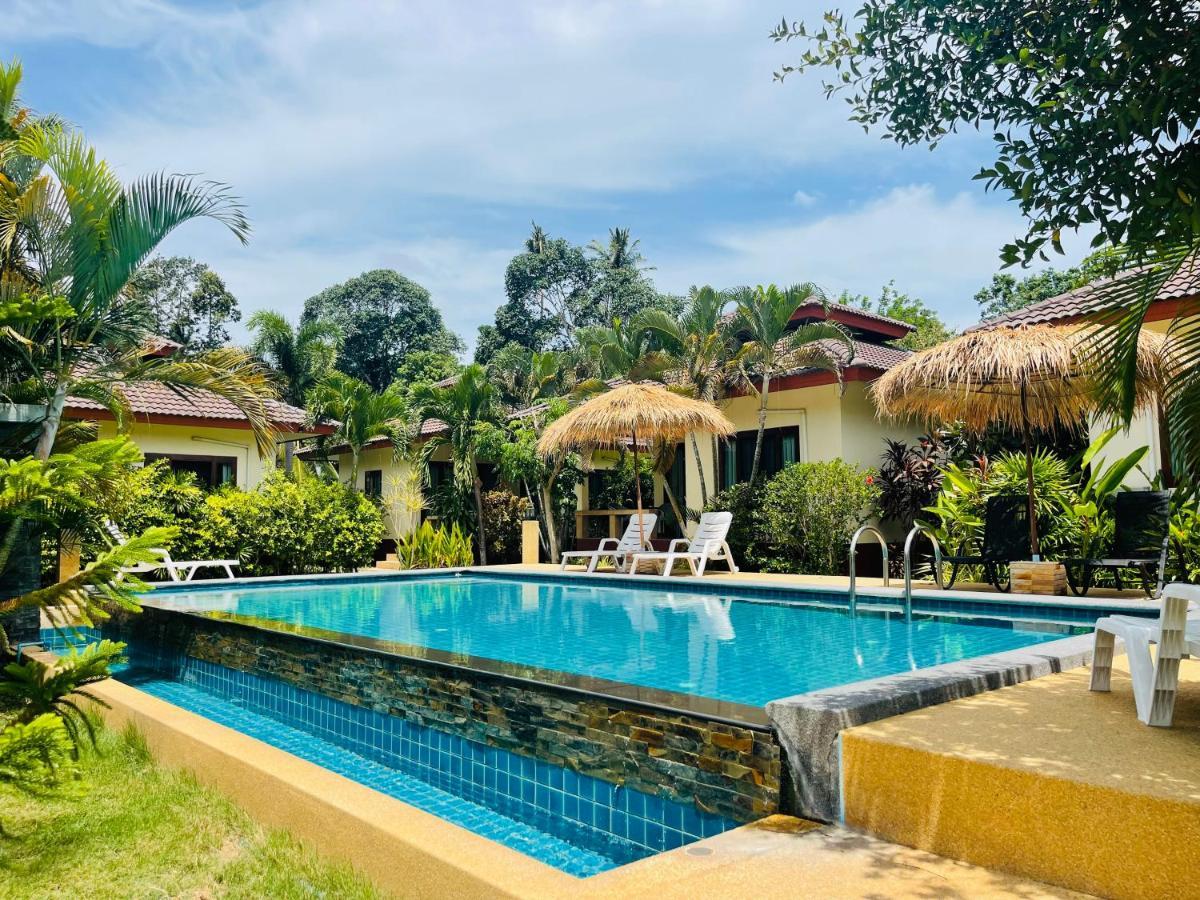 The Hideout Samui Hostel *