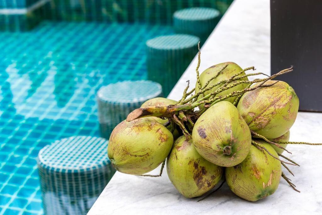 Mango With Staff * Amphoe Koksamui