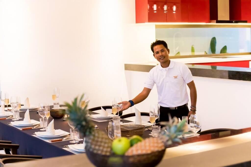 Mango With Staff *