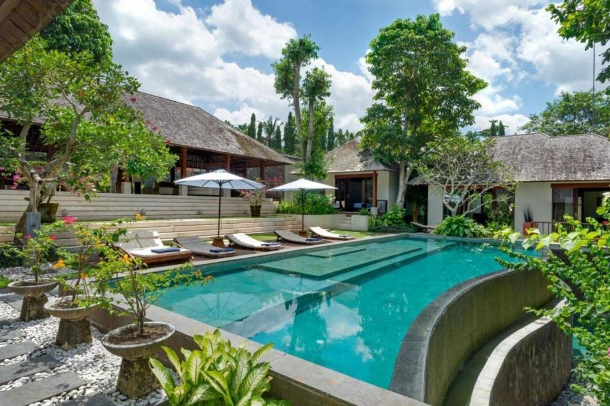 Sunny Villas *