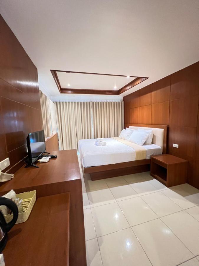 Seaside Palace 2*