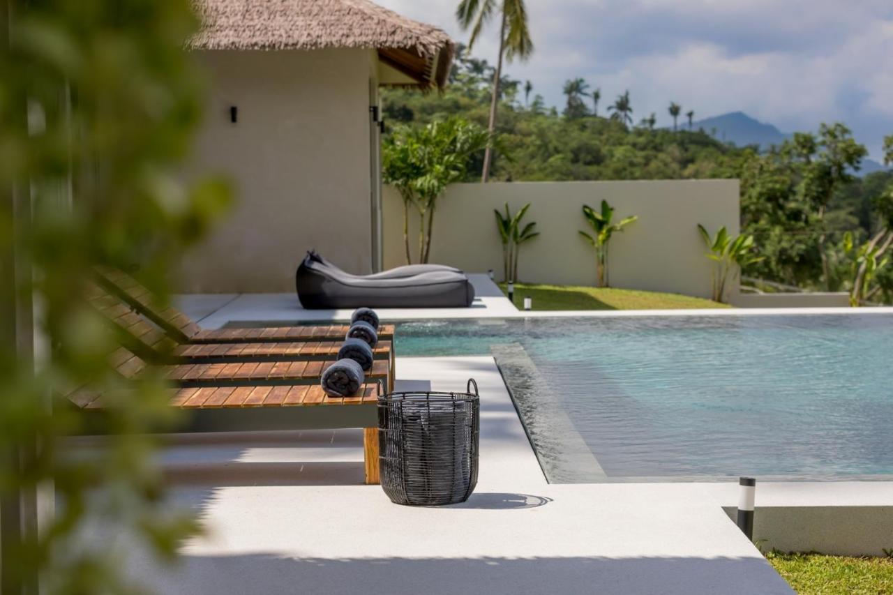 Designer's Delight: Lilly Belle: 4 Bed Pool Pousada
