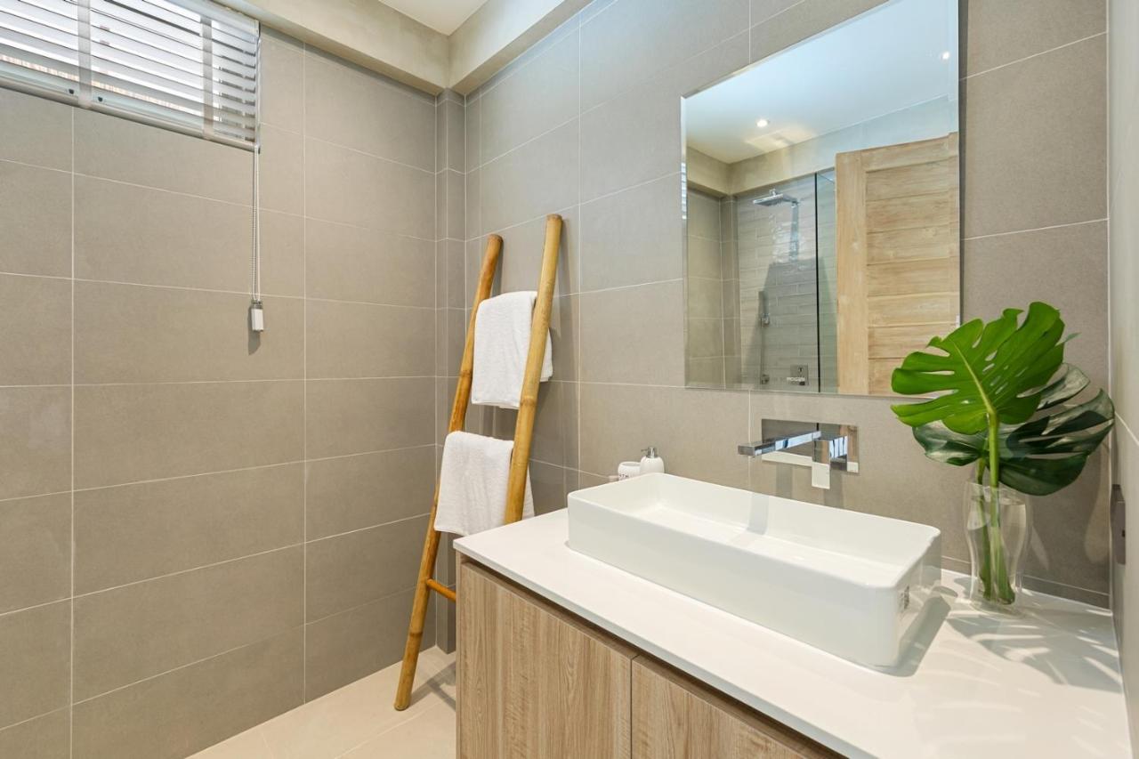 Designer's Delight: Lilly Belle: 4 Bed Pool