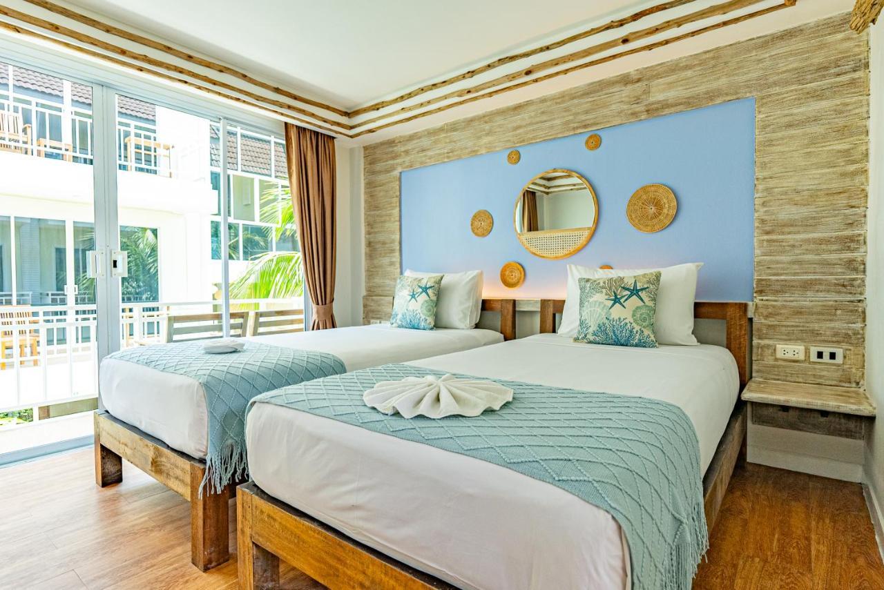 Ark Bar Hotel
