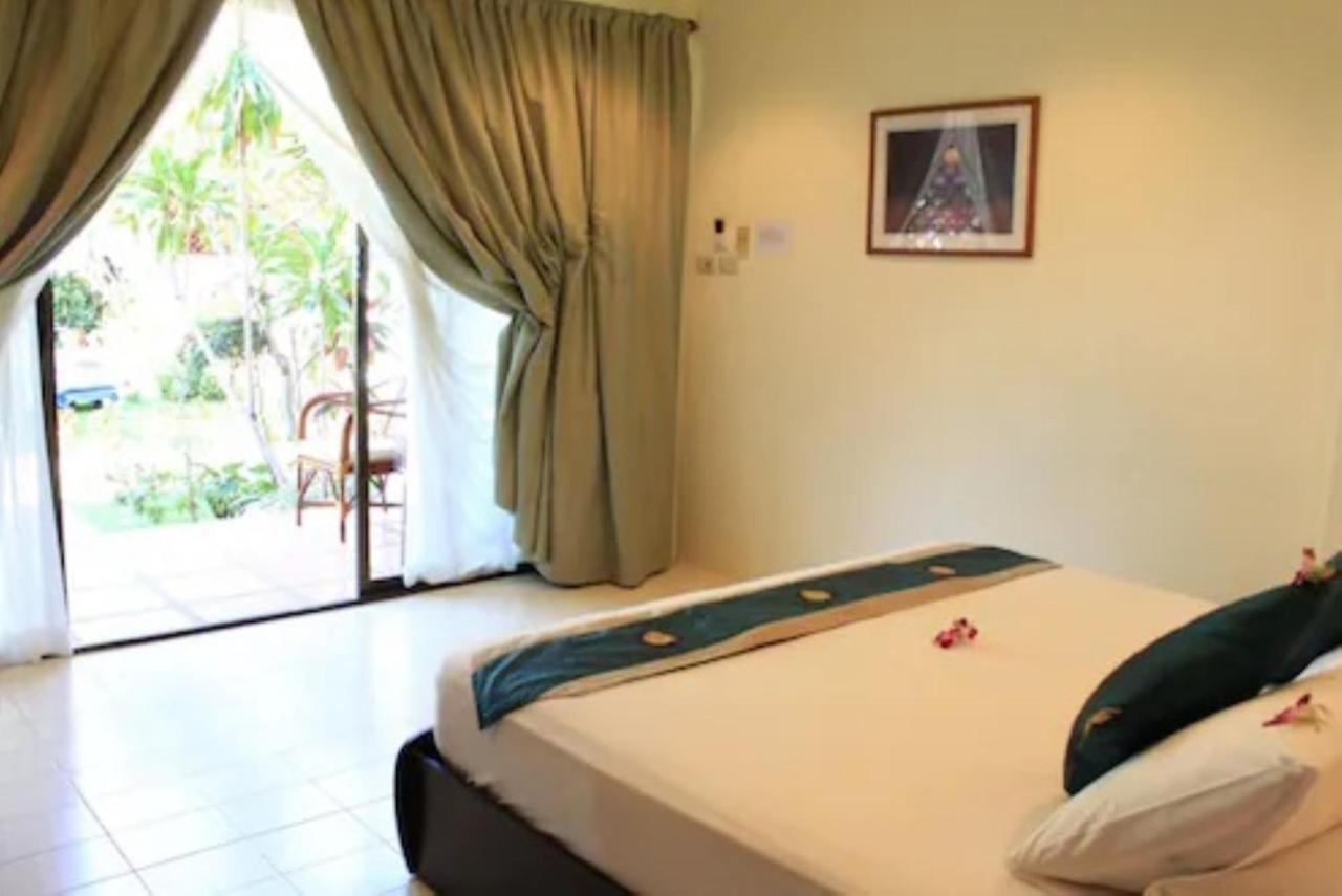 The Waterfront Boutique Hotel&cafe