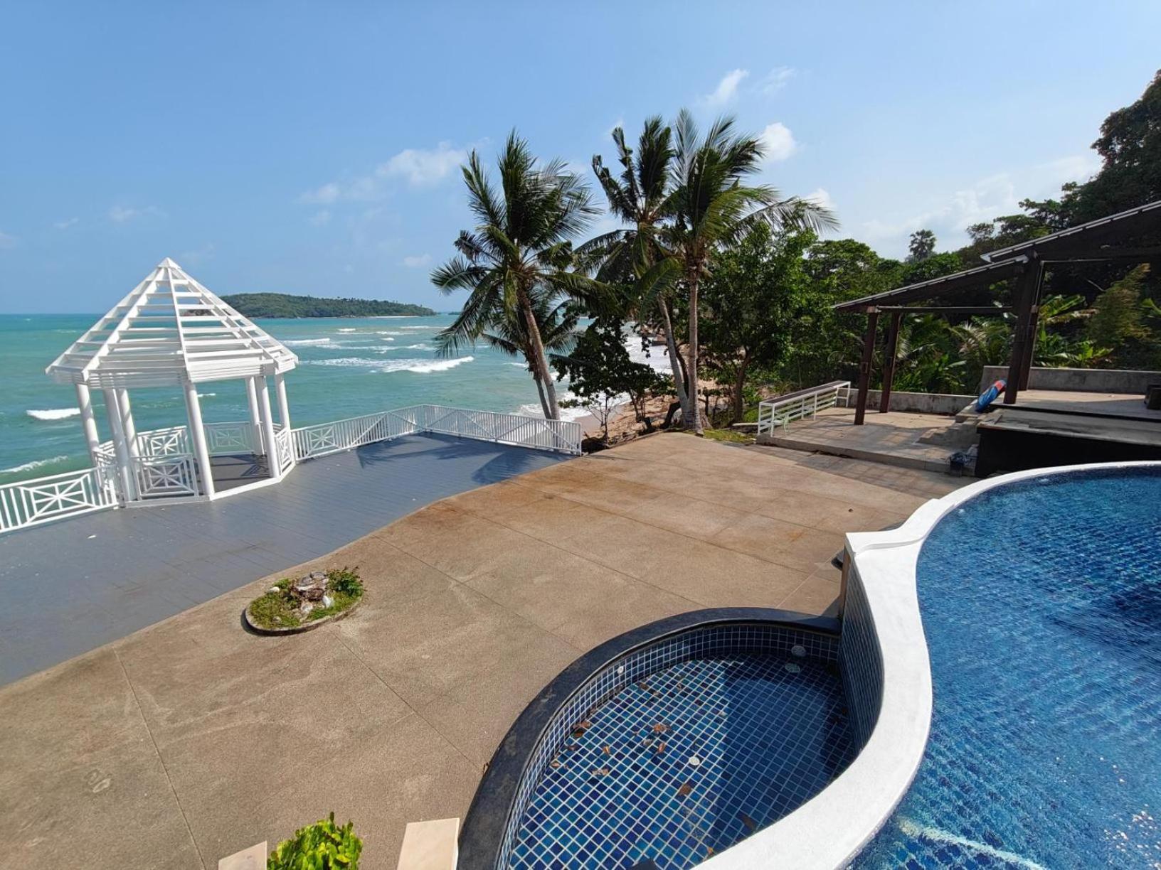 Bhundhari & Samui Resort 4*