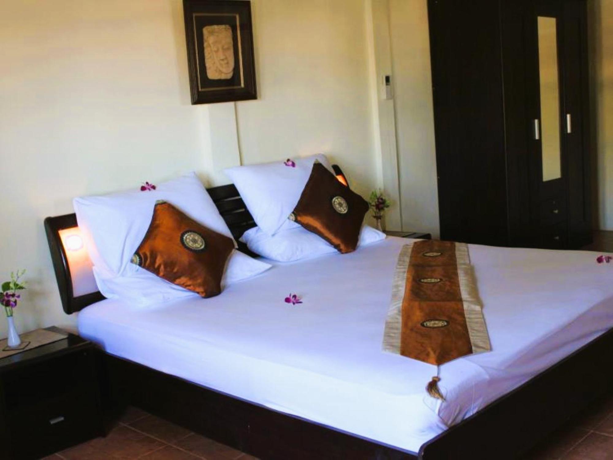 The Waterfront Boutique Hotel&cafe