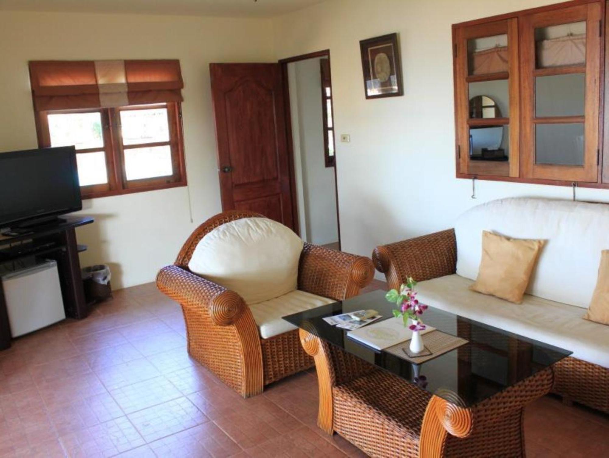 The Waterfront Boutique Hotel&cafe 3*