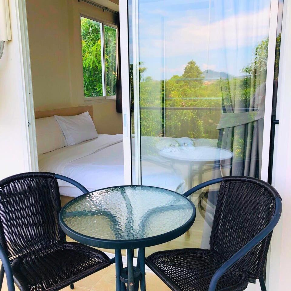 Le Grand Bleu Apartment *