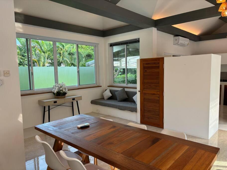 Umiimaan Pool Villa, 4br, 4ba *