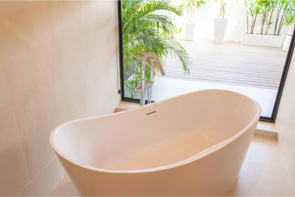 Villa Modern Walking Distance To Fisherman Village Kbr15
