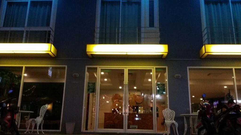 Nantra Hotel 3*