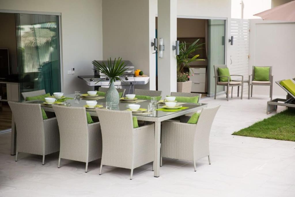5-bdr With A Club And 5* Service