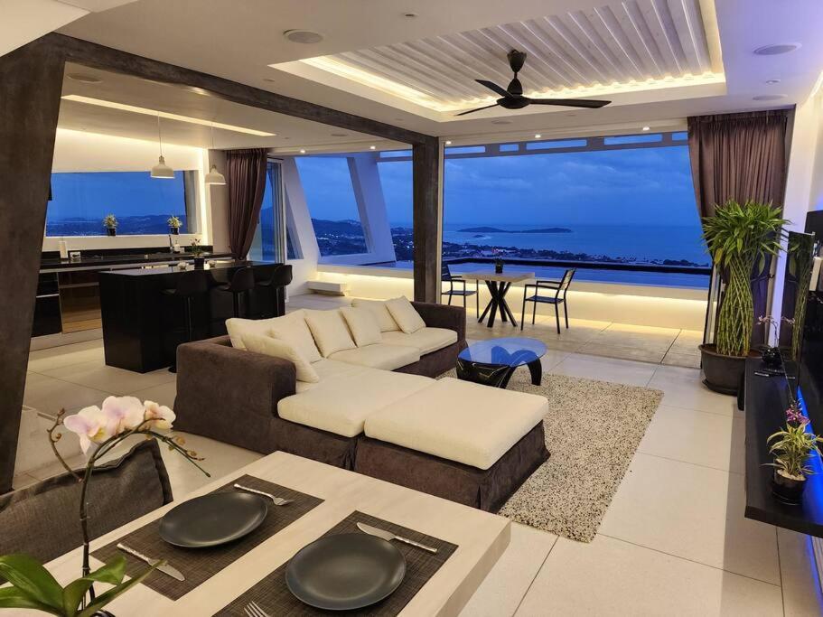 Luxury 2bdr Breathtaking 270 Seaview Pool *