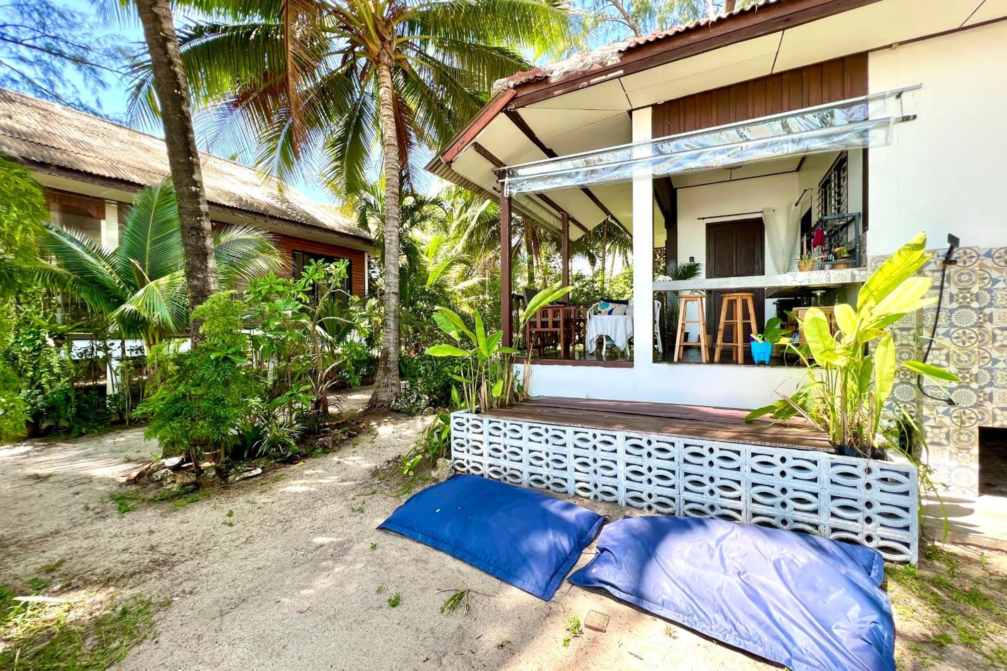 Front - Outdoor Shower - Working Desk Koh Samui