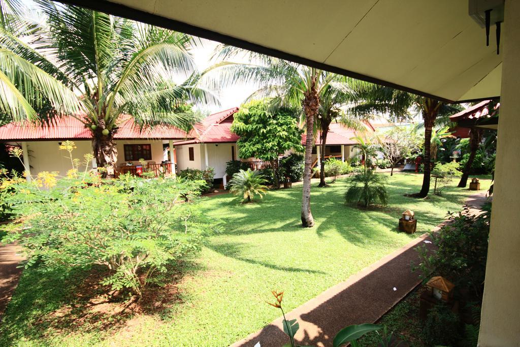 Fullmoon House Samui Resort *