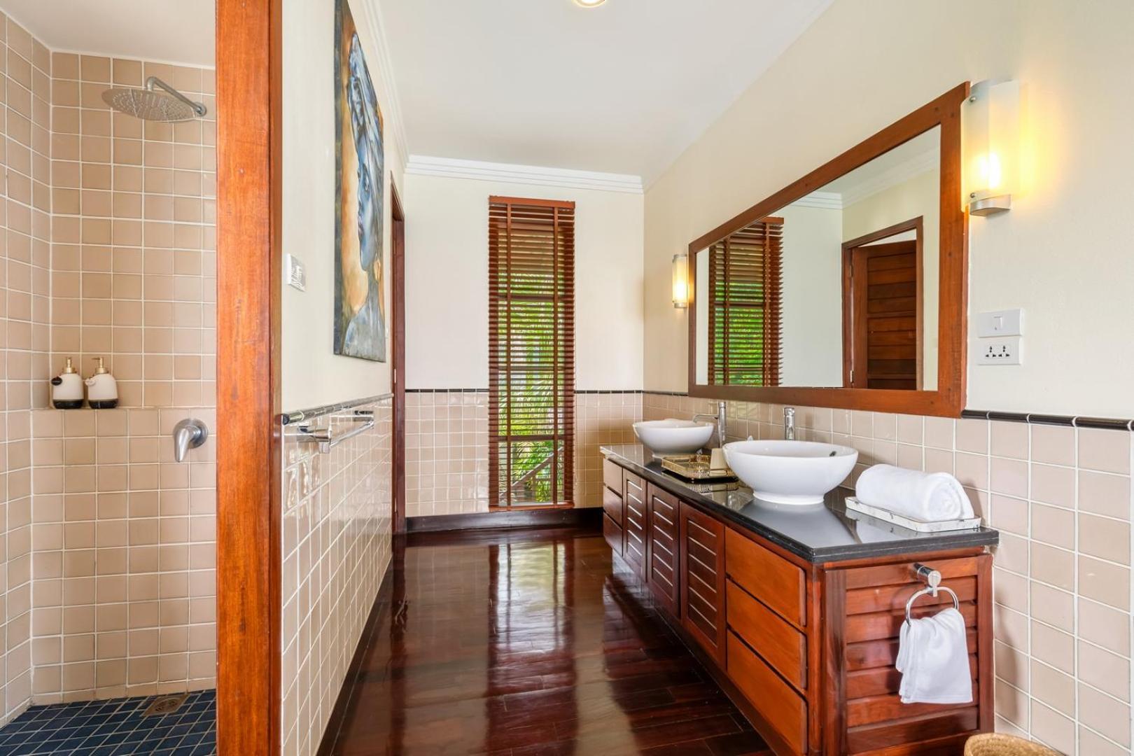 The Retreat, Pool & Sea View