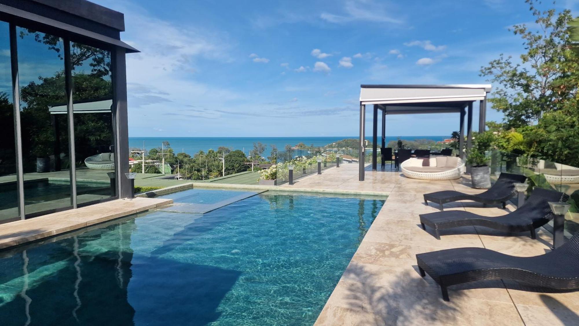 Villa Obsidian, With Staff, Sea View And Walk To