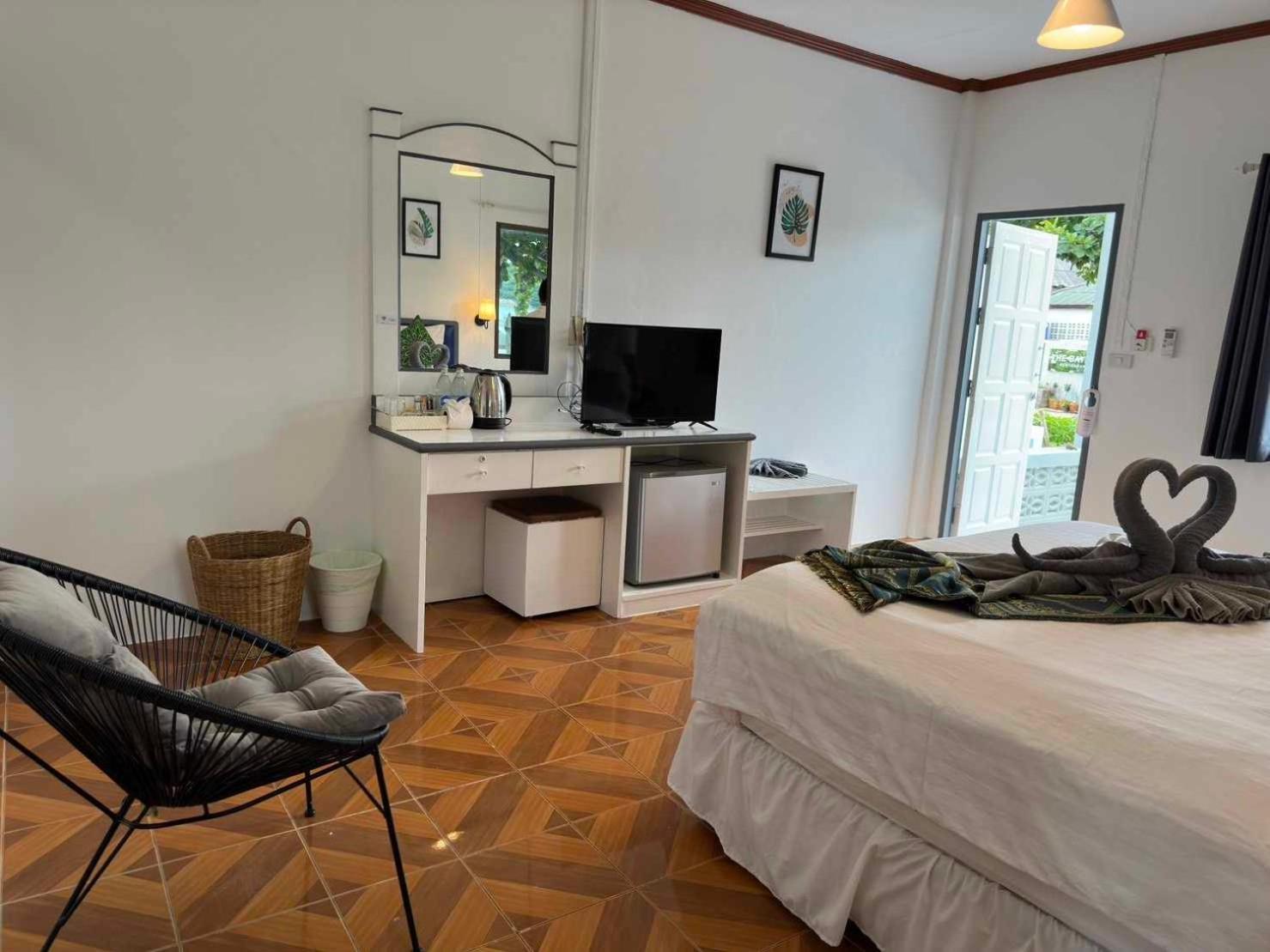 Bay Hotel 3*