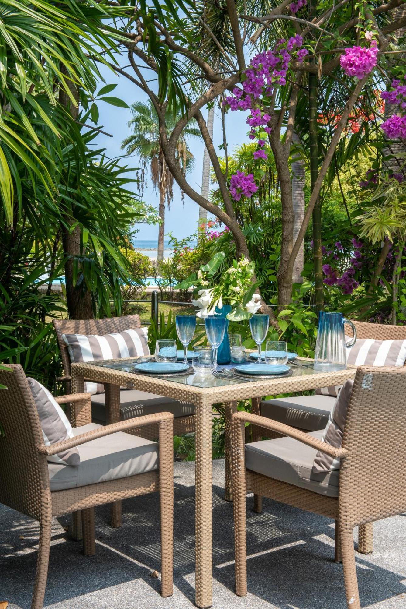 2br Baan Orchid, Seconds To *