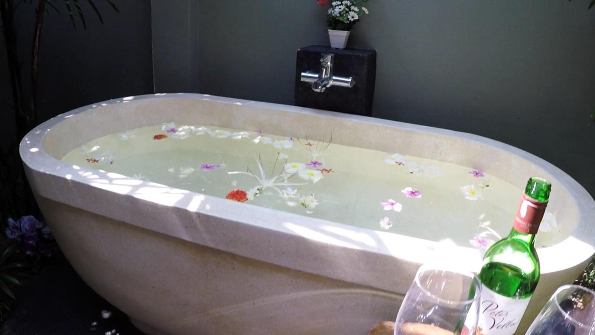 Villa Romantic 1 Bed With Pool - 150 Mtrs To