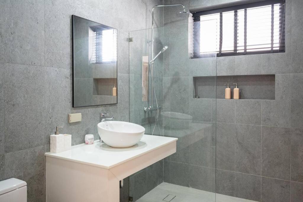Modern 3 Bedroom Villa! Kbr16