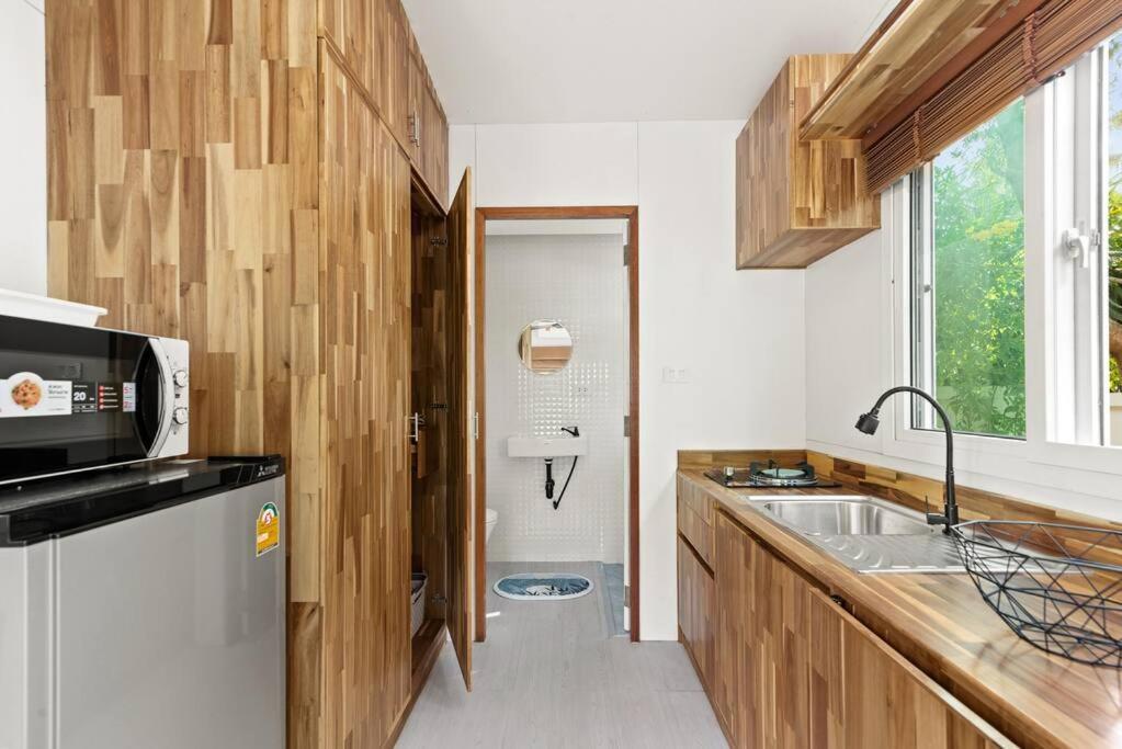 Vakantiehuis Brand New Beachfront & Secluded Tiny House *