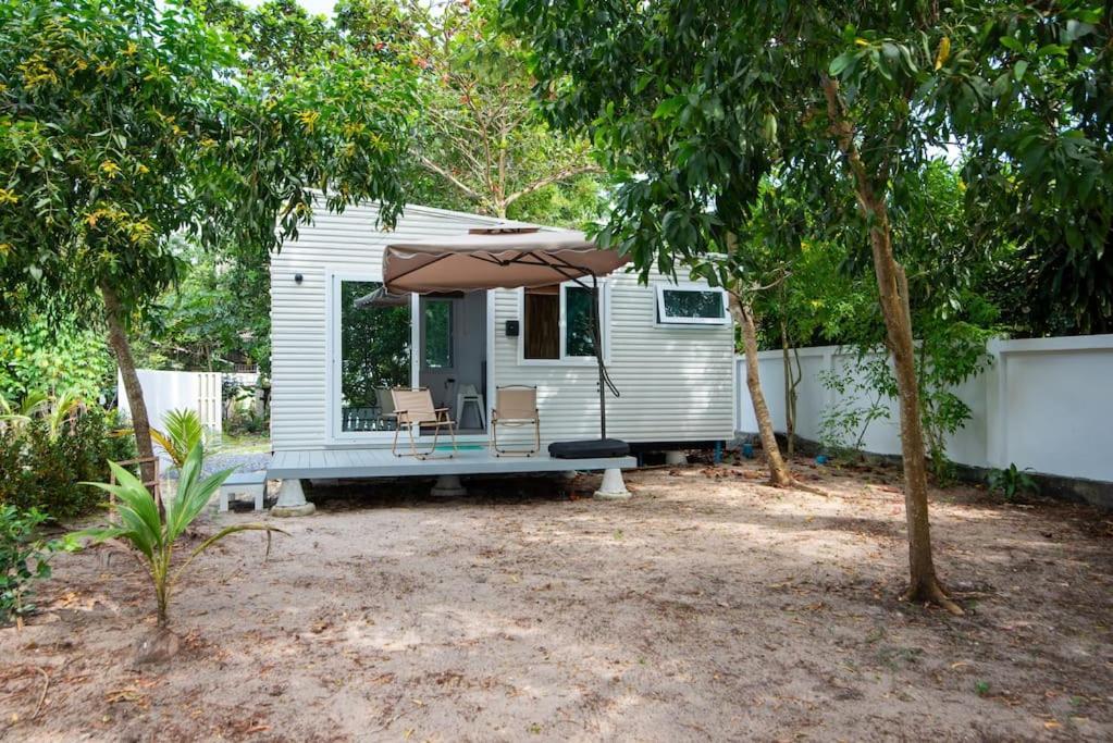 Brand New Beachfront & Secluded Tiny House
