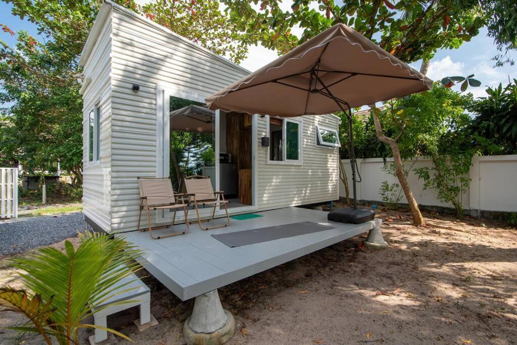 Vakantiehuis Brand New Beachfront & Secluded Tiny House Koh Samui