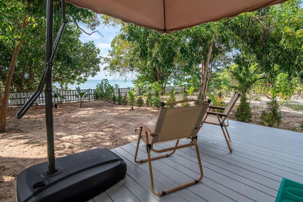 Brand New Beachfront & Secluded Tiny House Koh Samui