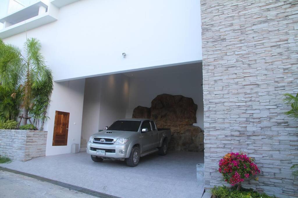Villa View *