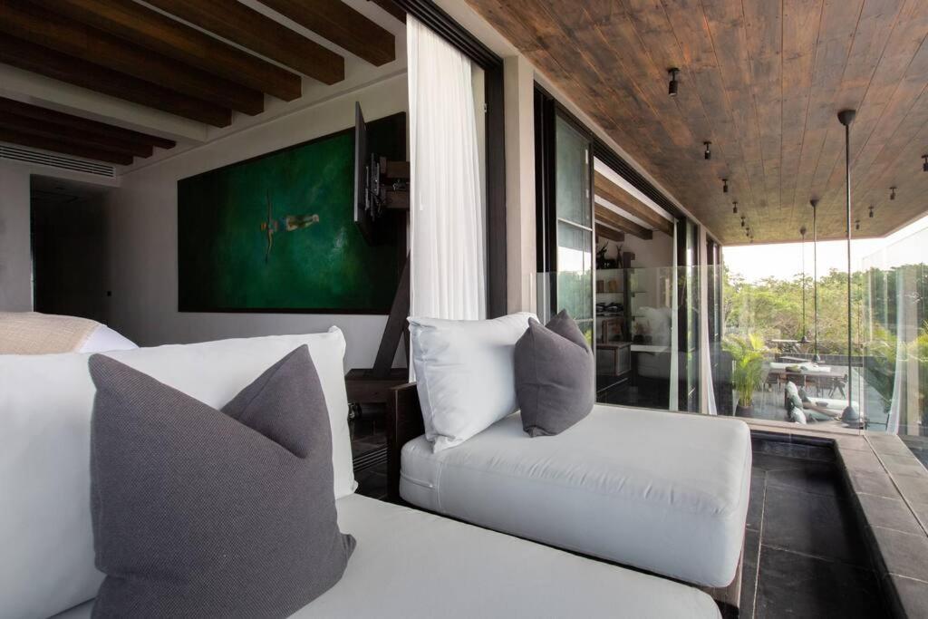 Saru Sea View Luxury Villa *