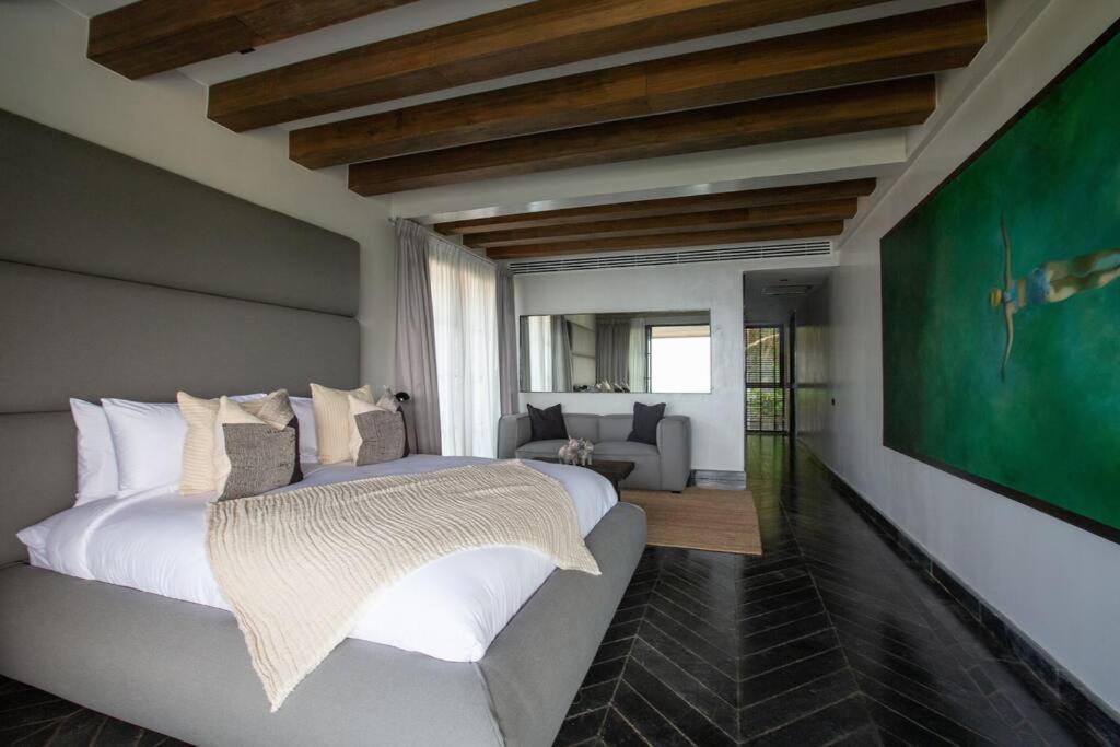 Saru Sea View Luxury